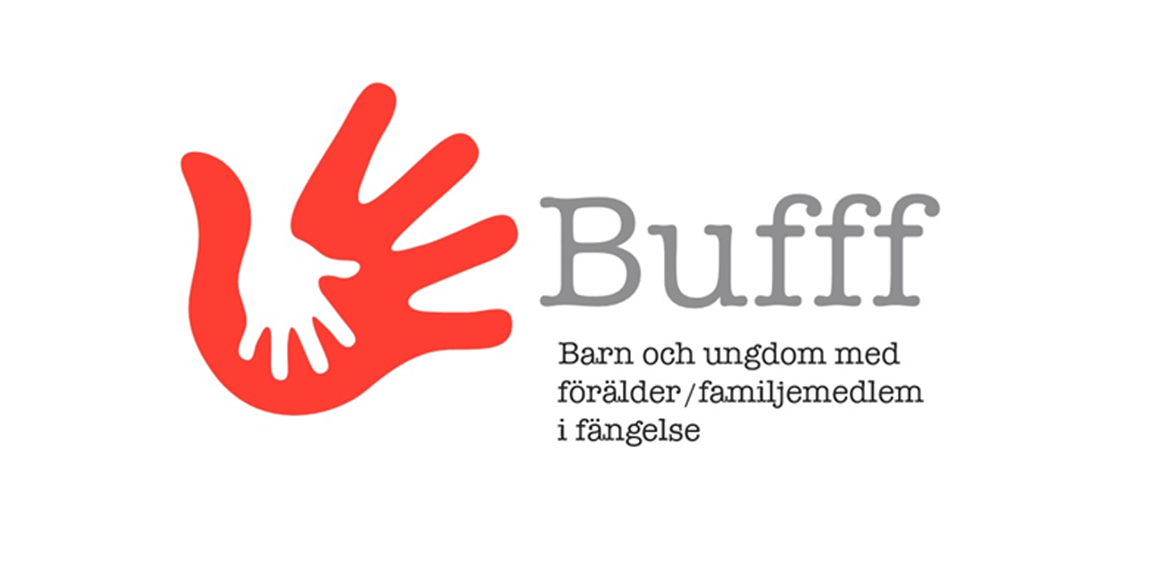 Buff Barn Med Föräldrar I Fängelse
