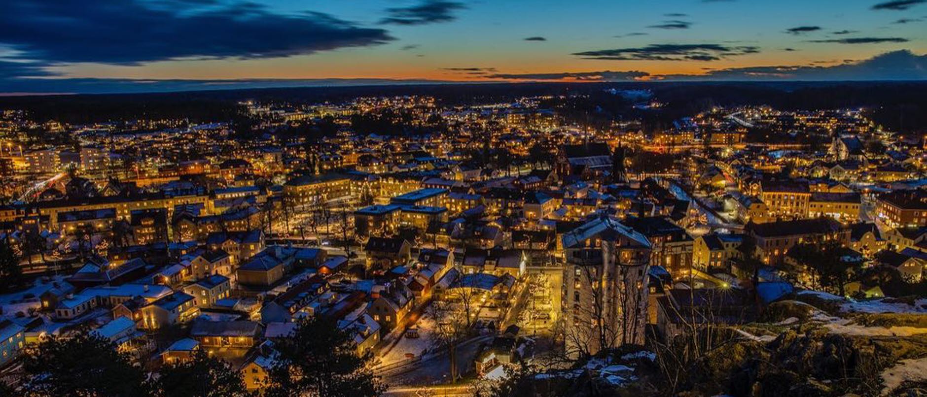 Flygfoto över Söderköping kvällstid